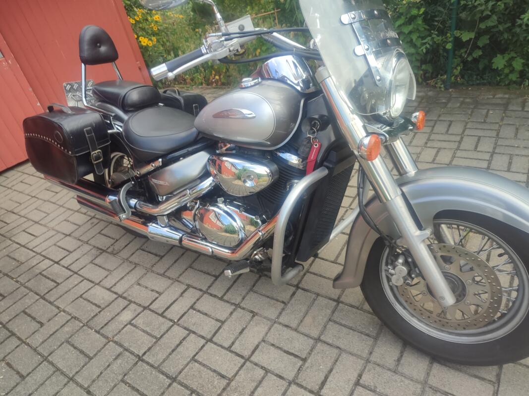 Suzuki VL 800