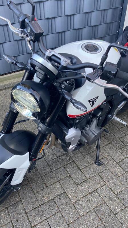 Triumph Trident 660