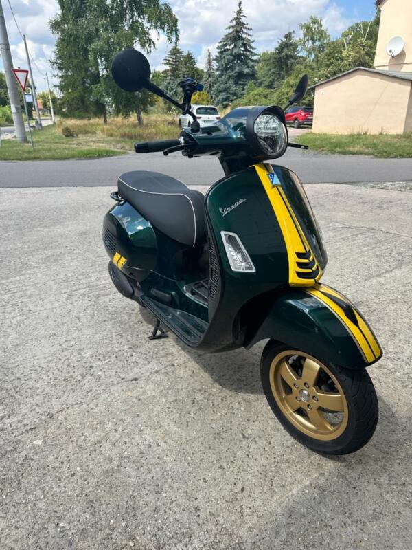 Piaggio Vespa 300 GTS