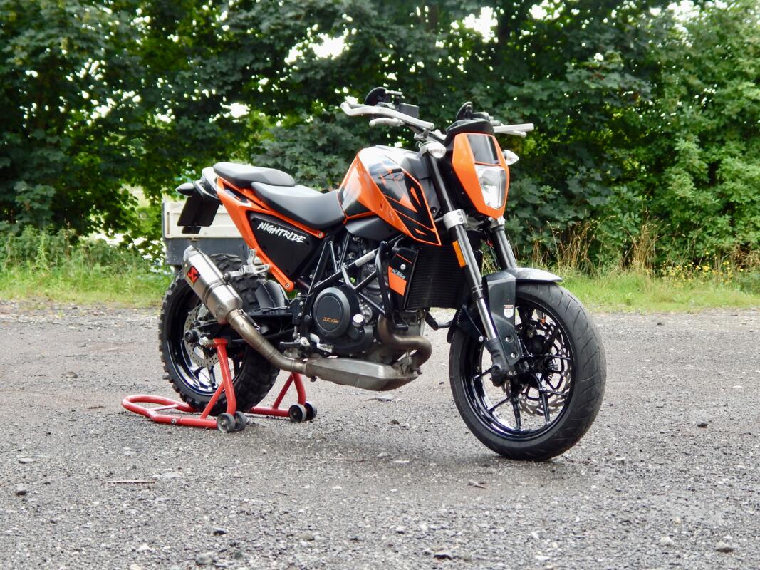 KTM Duke 690