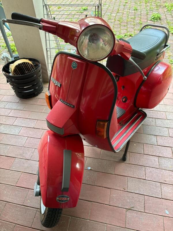 Vespa P80 E Lusso Piaggio