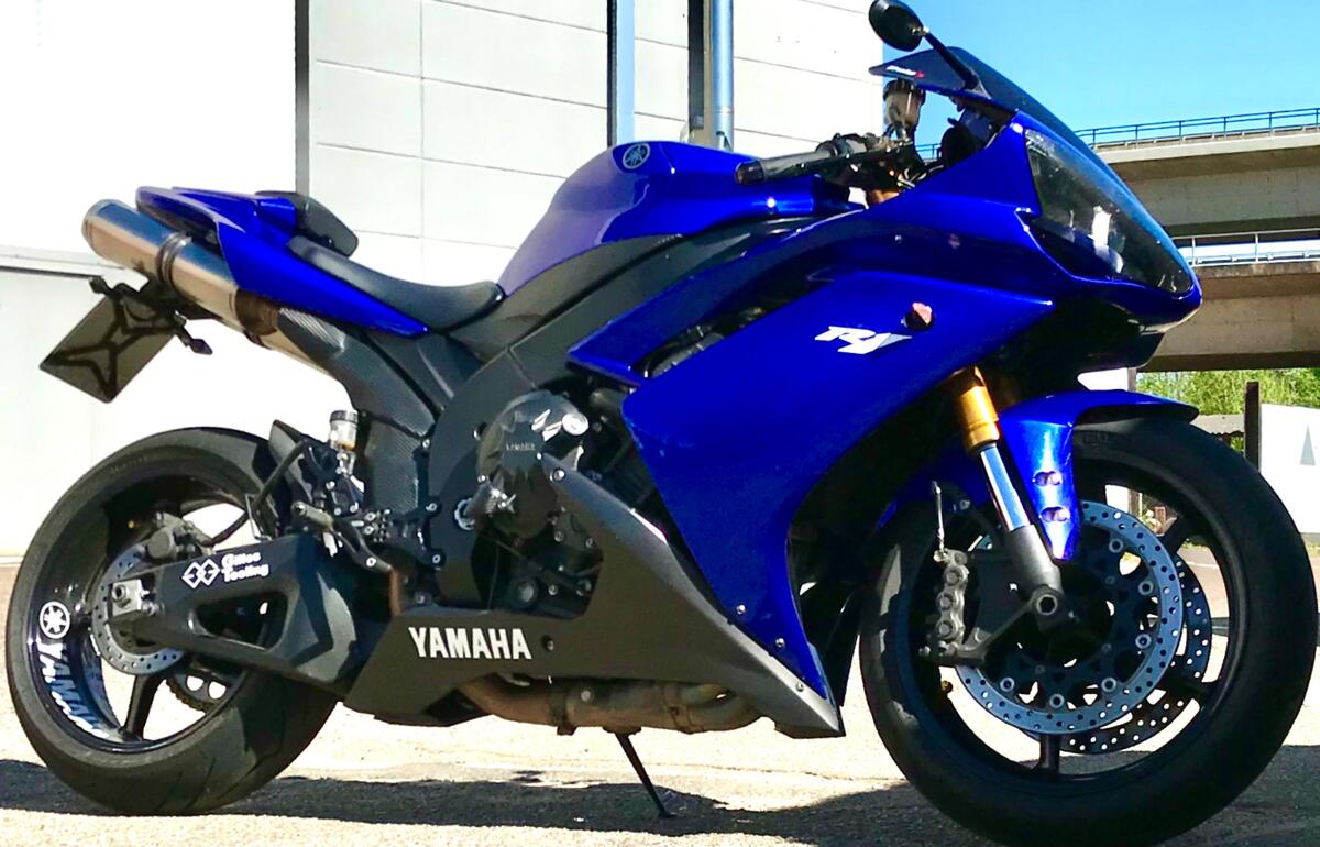Yamaha YZF R1