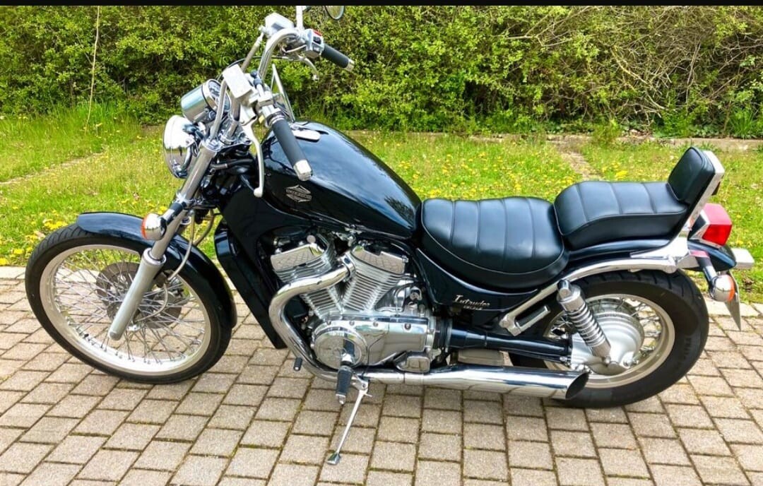 Suzuki VZ Intruder 800