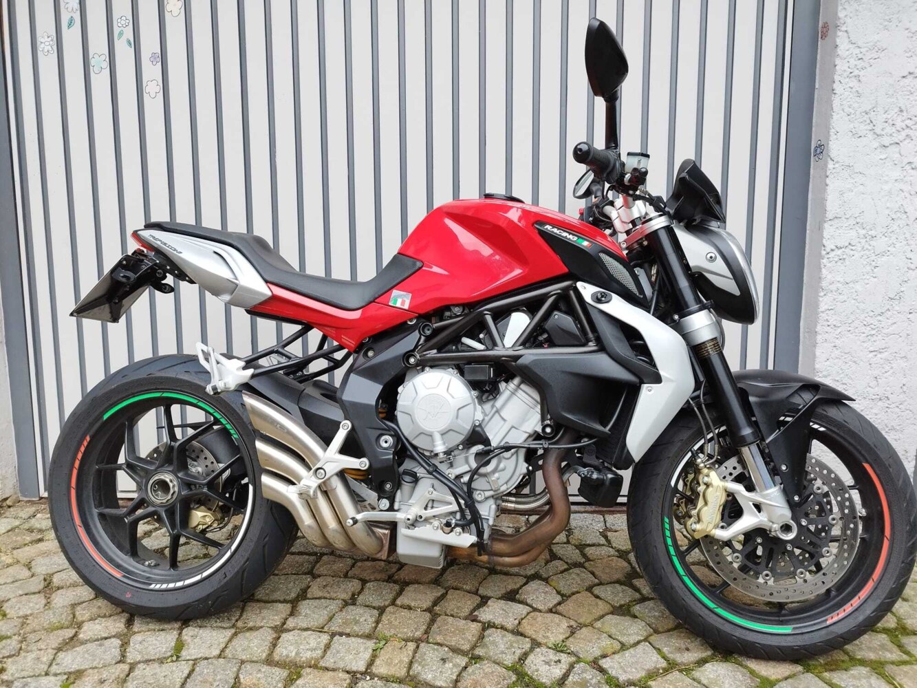MV Agusta Brutale 675
