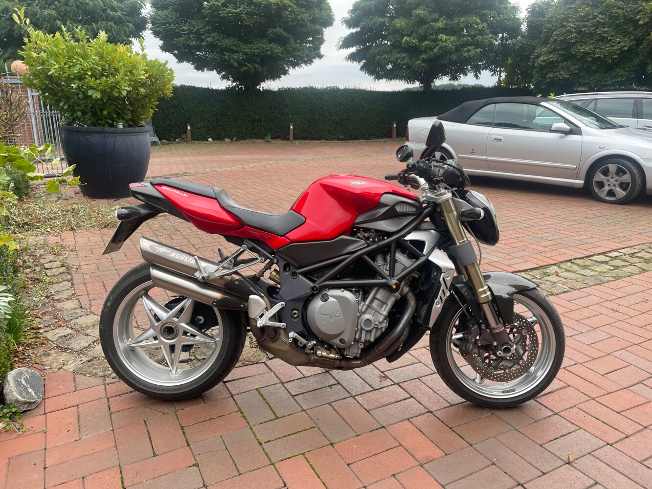 MV Agusta Brutale 800