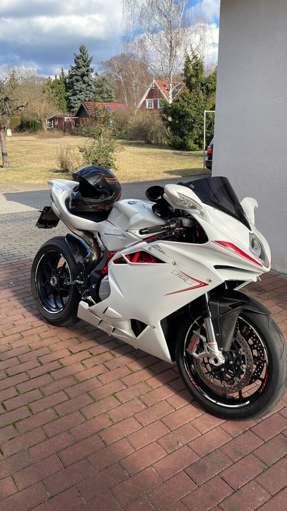 MV Agusta F4 1000