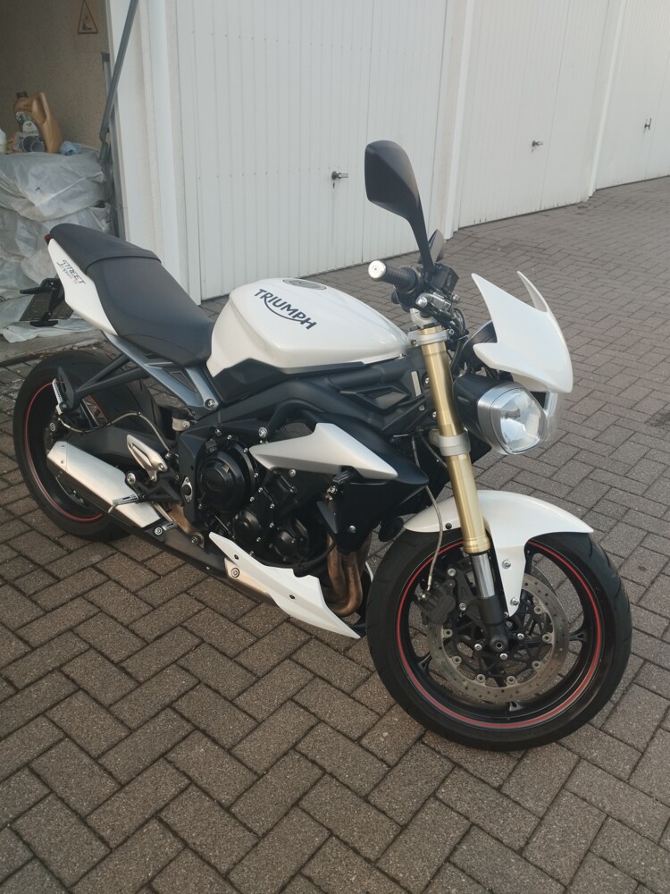 Triumph Street Triple 675